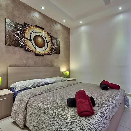 Seaviews With Jacuzzi *