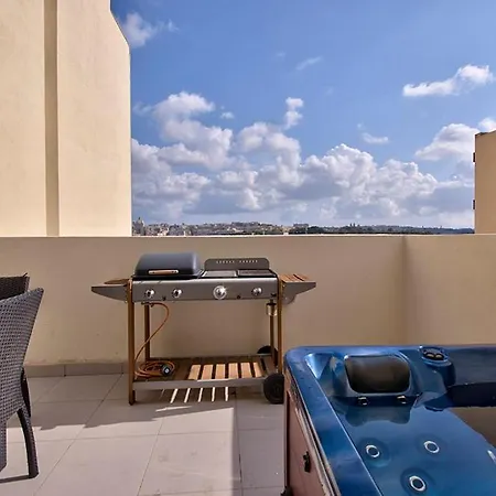 Seaviews With Jacuzzi Apartment *